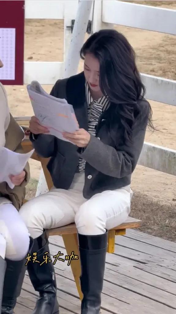 “短剧女王”郭宇欣真实颜值曝光，方脸龅牙大粗腿	，26岁模样成熟