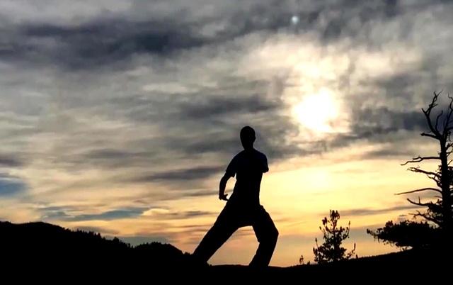 独练太极拳，在什么时候合适呢？