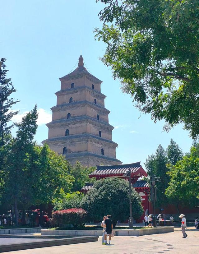 我是金昌人，一家人逛了趟西安，忍不住写下这五个“拧巴”的疑问
