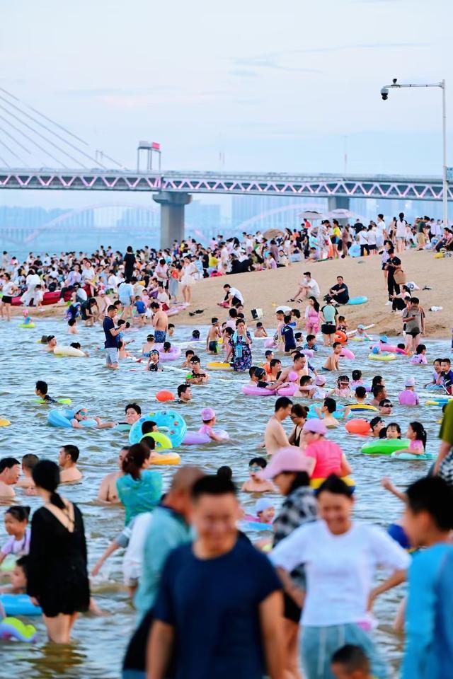 南昌治水秘籍：千年水城如何变身网红打卡地？