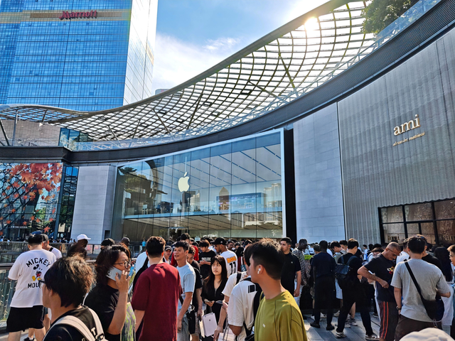 从像素级模仿到正面对标：小米17与iPhone17背后的中美科技树之争