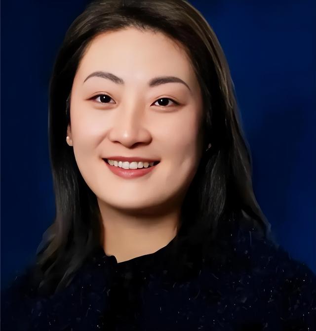 宗馥莉的畸形家庭：亲爹出轨，爷奶不爱，叔叔背刺，小三夺权