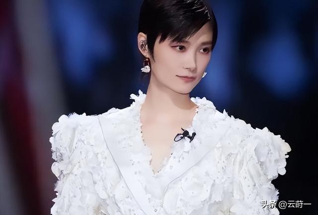 背靠大佬，嫁法国老头，瘫痪潦倒，李宇春身上的标签哪个才是真的