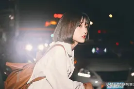 夜班回家，路上被陌生美女抱住，我又惊又喜，结果她是向我求救图片