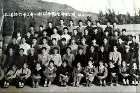 “当年我们正年青”老三届同学相册记录五十年的风雨历程图片