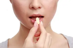 维生素B12对人体非常重要，缺乏会出现4种症状，5类人要注意补充图片