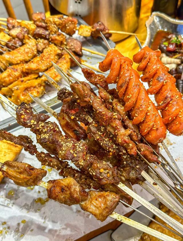 云南大理风景美如画，美食香飘四溢