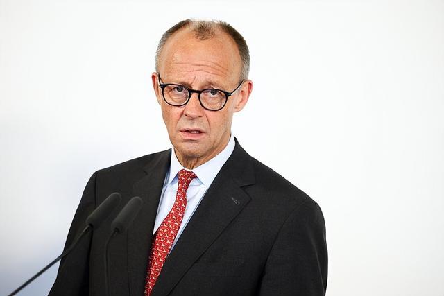 俄方硬刚西方条款，乌方绑定美国要价！俄乌谈判卡在3个关键死结