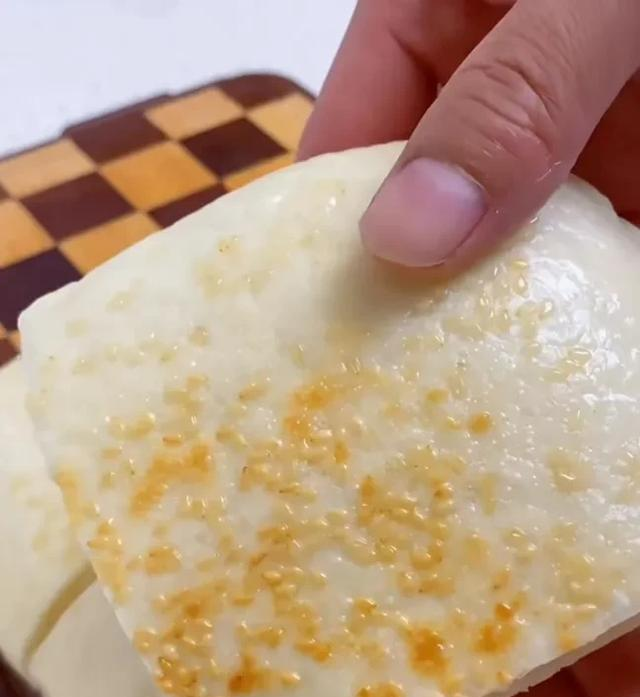 千层饼像我这样做，松软能翻书，一次醒发就搞定，方法简单易学