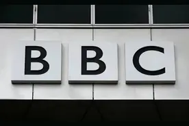 BBC，忘词儿了？图片
