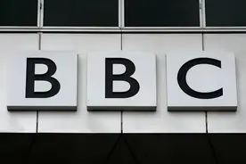 BBC，忘词儿了？图片