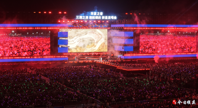 4.6万人+1.7亿元！一场演唱会炸出四川县域“新玩法”