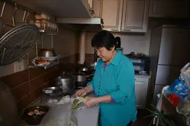 帮儿媳带娃3年倒贴5万，看到儿媳的五一出行计划，所有委屈都散了图片