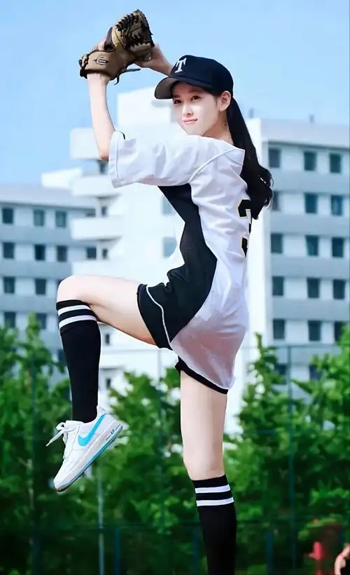 刘强东没想到，离过年不到2月，章泽天走上了和田朴珺一样的路