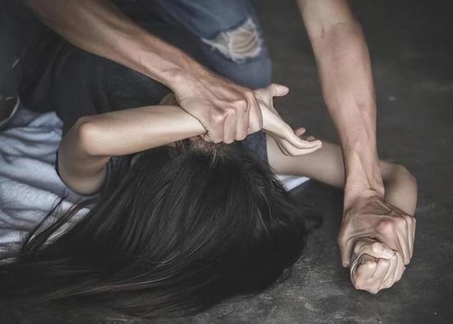 36岁男子诱骗多名女童发生关系，还将其当成摇钱树，作案手段曝光