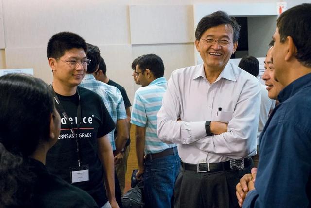 英特尔CEO暗示不会辞职