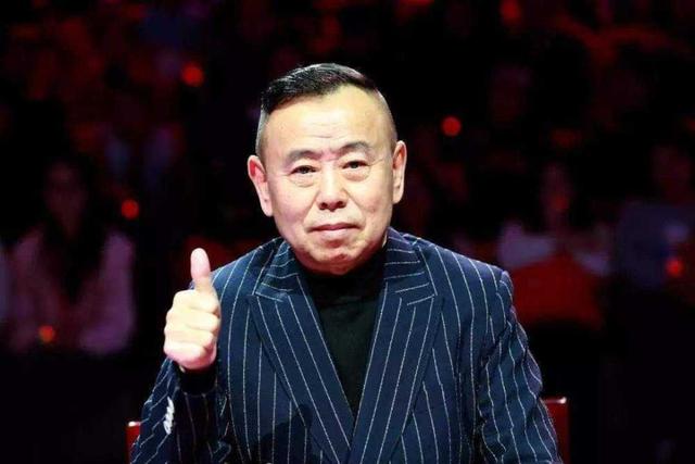 全家移民真相大白2年，享正师级待遇的潘长江，已走上另一条大道