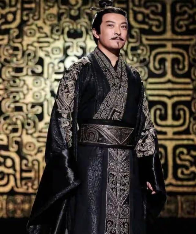 大秦启示录：六世奠基的铁血帝国，为何15年就灰飞烟灭？