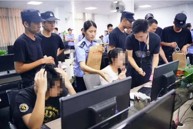 大批内鬼被抓！公安部披露惊人内幕，幕后黑手身份曝光，不简单