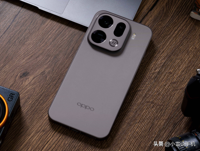 OPPO FindX9系列：倘若钱多没处花，可以线上冲首发