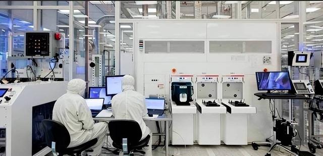 扬眉吐气！国产DUV光刻机研制成功，各国反应：美韩荷都不敢笑了