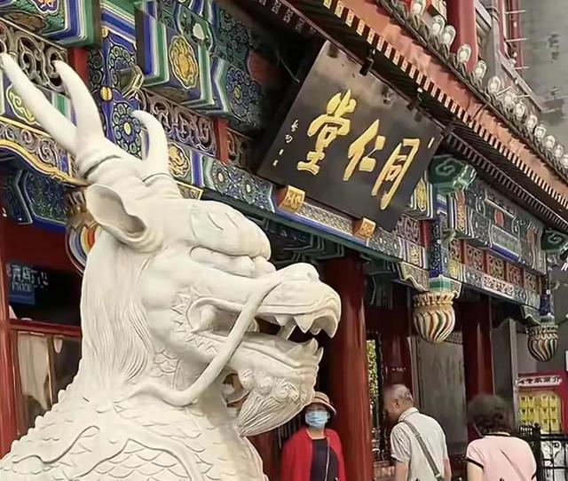 大量日本游客涌入北京，打着旅游幌子不去旅游不吃美食，为啥来？