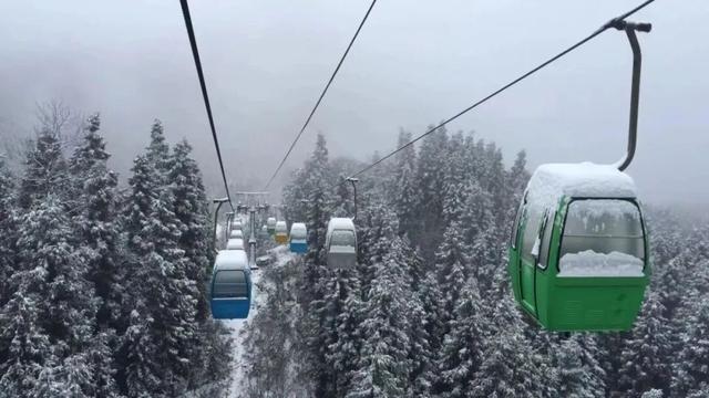 雪落恩施，大峡谷与坪坝营开启仙境模式！