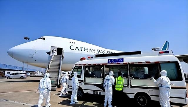 你以为航空公司靠机票赚钱？其实机票只是零头，真正的暴利揭晓