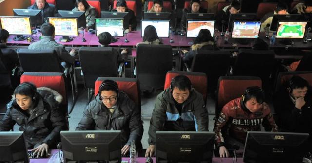 一夜变脸的“游戏天堂”，攻陷中年男人