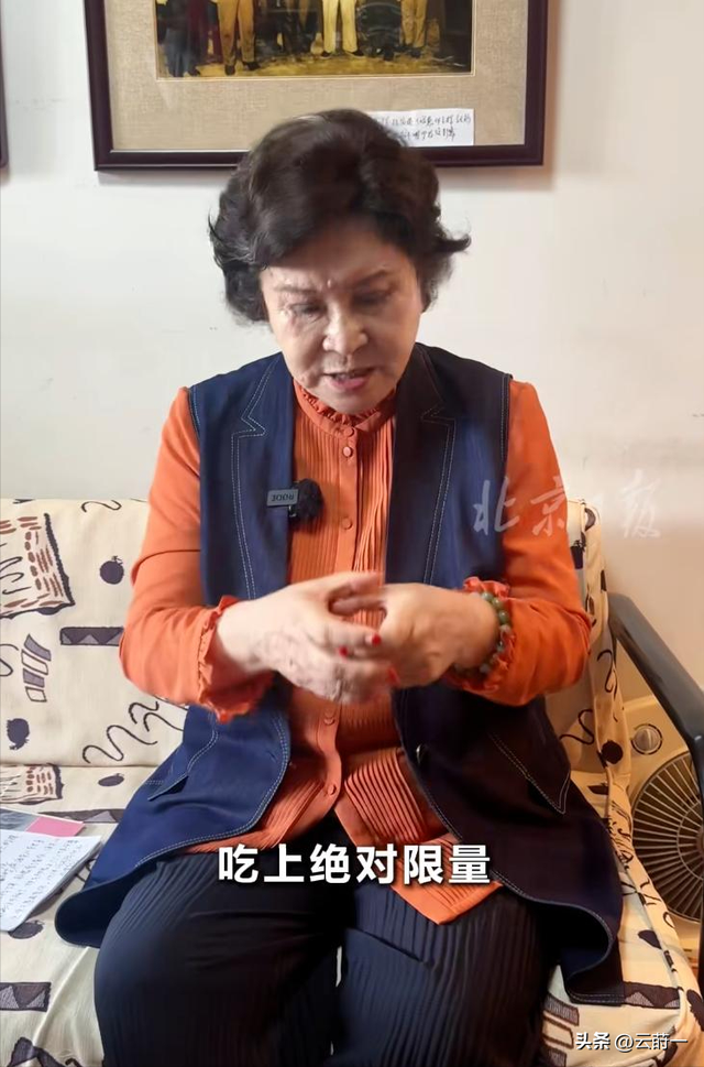 81岁刘兰芳现状曝光：住北京破旧楼房商演不敢停，爱子前年去世