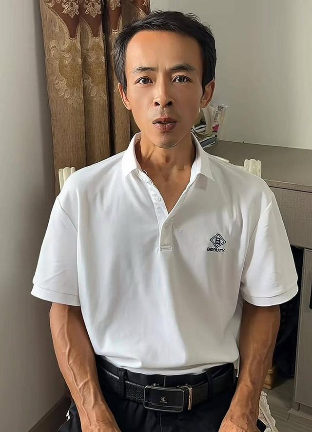 从拉面哥到鸡排哥：素人网红为何总在流量里“窒息”？