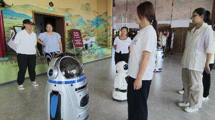 滨州一景区迎来“超萌新员工”！会聊天跳舞、能讲课指路……