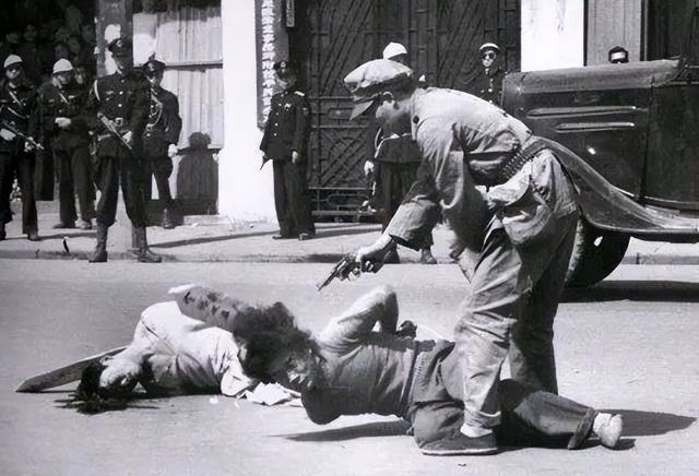 1955年，毛主席看到枪决名单后，拍案大怒：她可是咱全党的恩人！