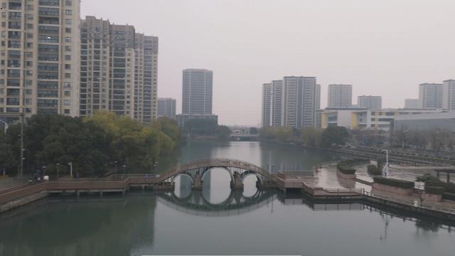 雨后的胜浦也太绝了！河流清透、公园藏景，还有野鸭戏水太治愈了