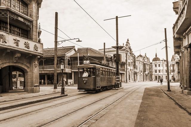 94年暴雨夜，我在山神庙躲雨，一个浑身湿透的女人也跑了进来