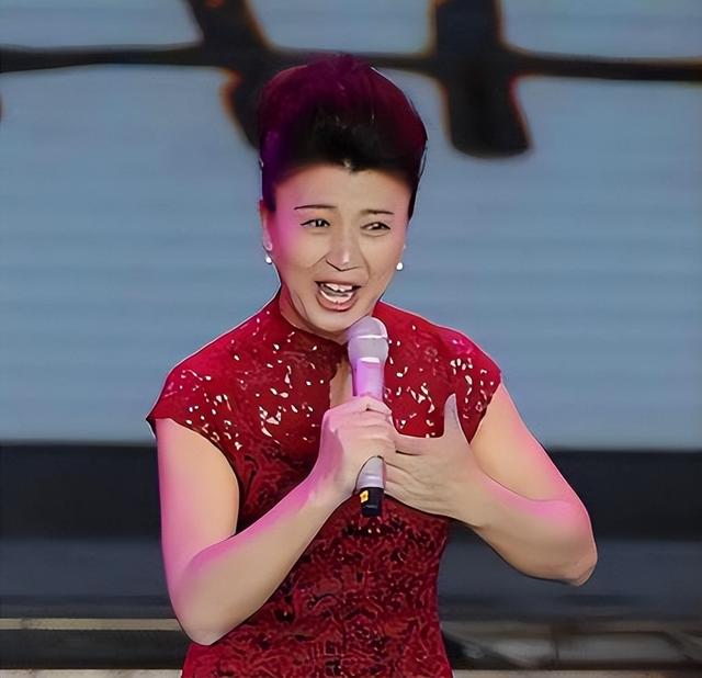 53岁晚节不保？踩着赵本山上位的闫学晶，终是为荒唐行径买了单