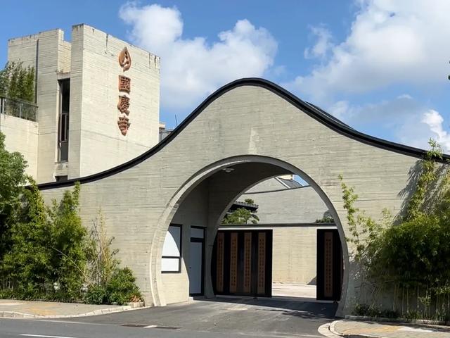 上海最不像寺庙的寺庙，有400多年历史、风格大胆造型前卫！