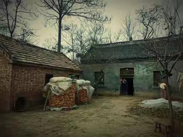 40岁男子2000元搞定女邻居,20天后,女子终于承认早就爱上他