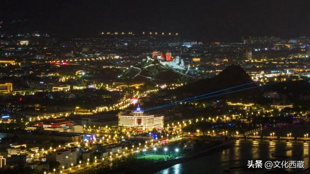拉萨迎大庆氛围满满！