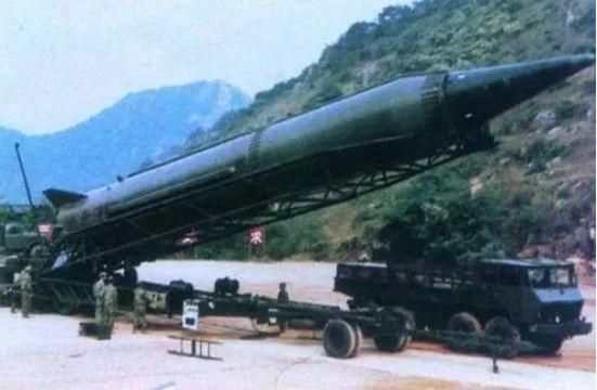 这个国家一口气花150亿请中国驻军，又花35亿买导弹，付款极爽快