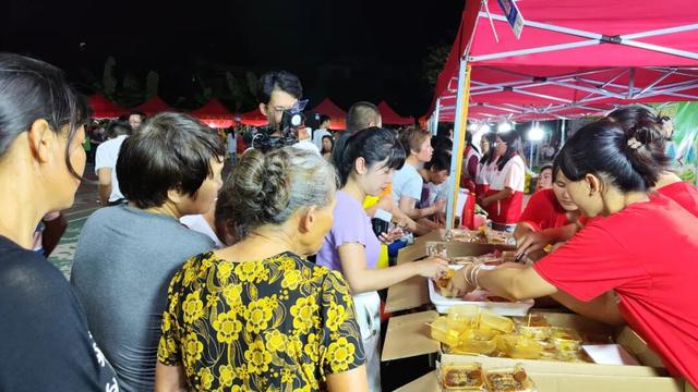 中秋遇国庆，韶关月夜“乐”有戏！黄品源演唱会、星空民谣、非遗采茶戏…假期好戏不停歇，承包你的团圆时光
