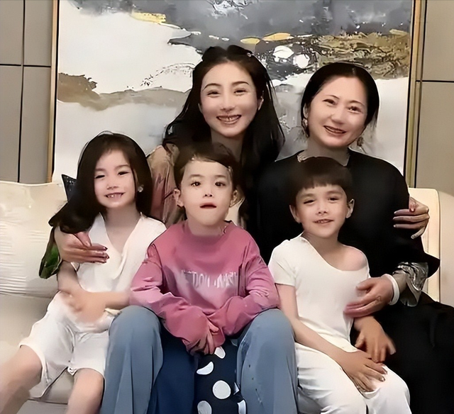 “买英国精子生3娃”的山东女人，7年后现状曝光，一年百万开销