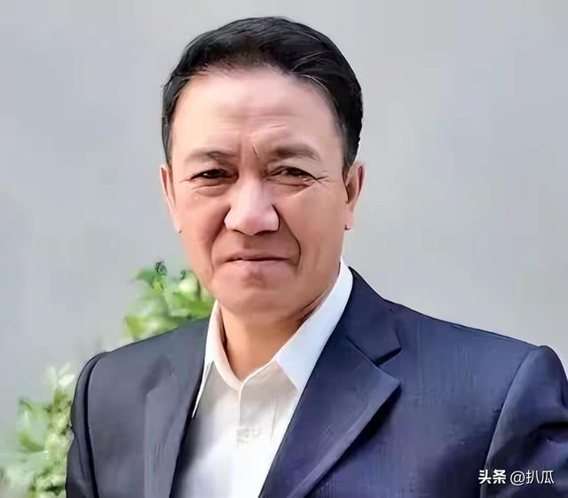 这一次，被人民日报“点名”的67岁李幼斌，让整个娱乐圈都沉默了