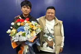解清帅颜值比哥哥高，女友是教师，承诺为爷爷奶奶养老送终图片