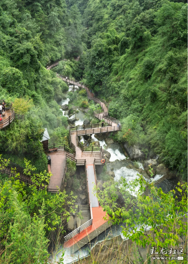 在尼珠河与山水私语。