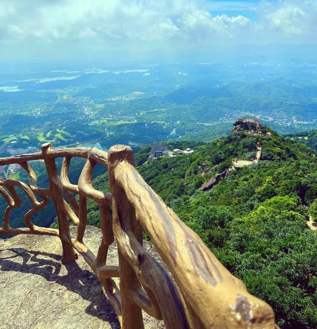 广东中南部的罗浮山