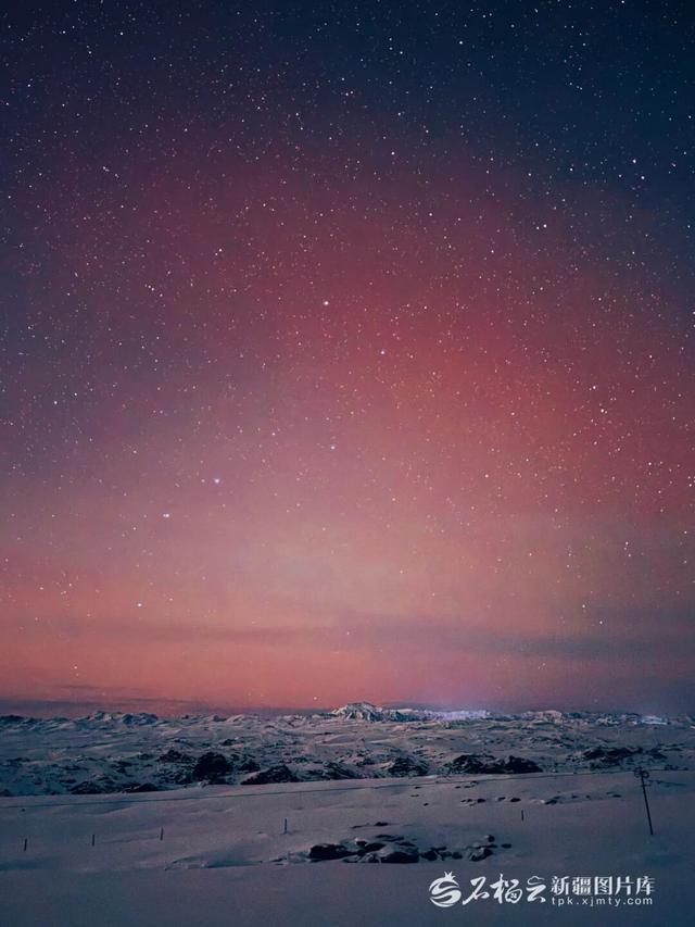 特大地磁暴发生！新疆现绚丽极光