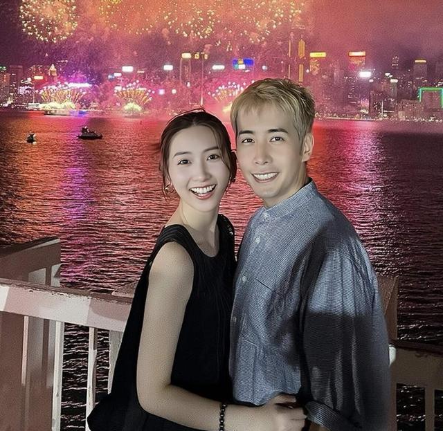 恭喜！香港人气女星宣布生女，狠甩前男友，未婚先孕如愿嫁入豪门