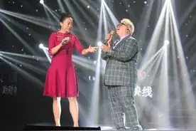 韩红与黄绮珊合唱《成都》换醒家的温湲和思念图片