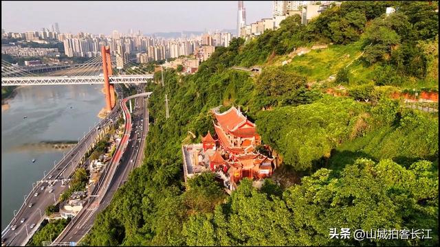 重庆嘉陵江畔有座“空中道观”，沙区多个地名和它相关，真有趣！